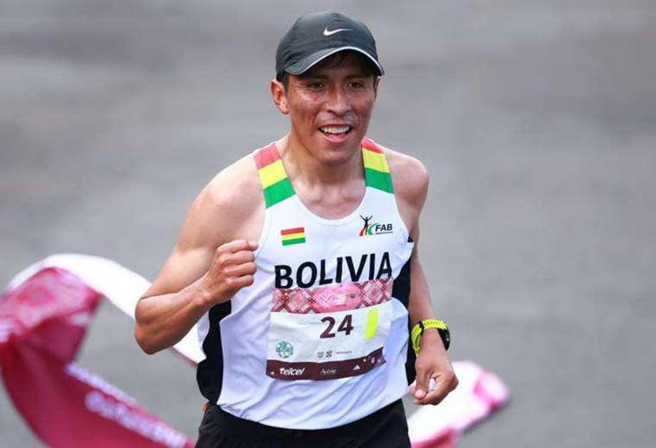 Héctor Garibay se queda a un paso del podio en la Maratón de México