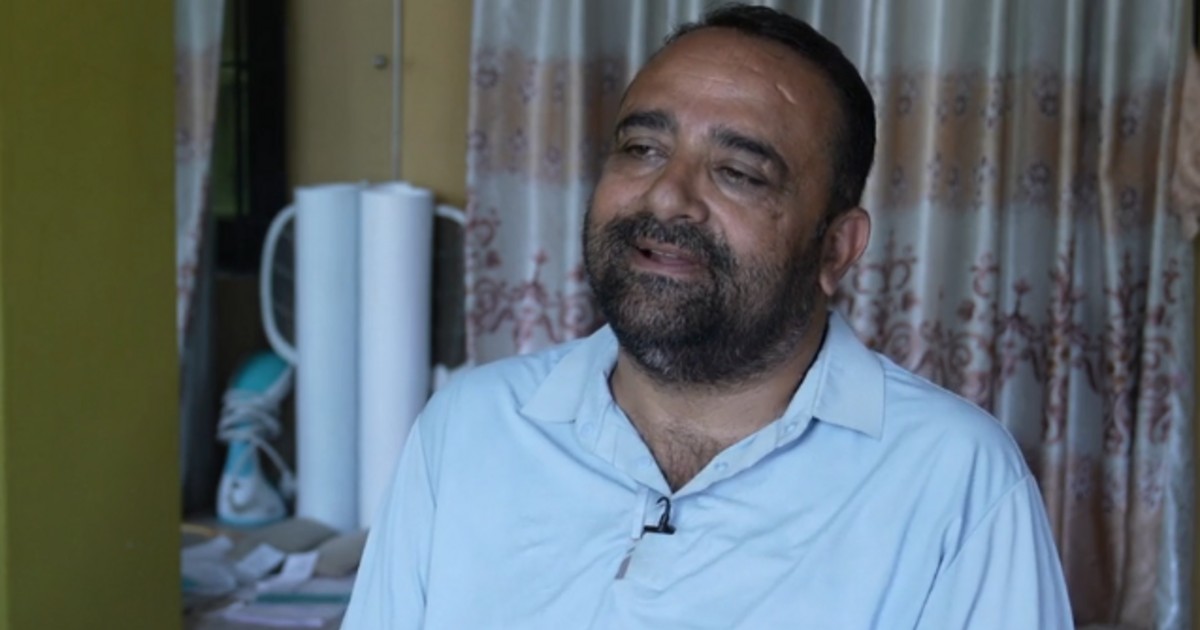 Director de escuela evacuó a 900 estudiantes en Nepal antes de inundaciones devastadoras