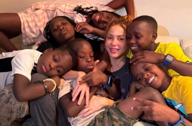 Shakira expresa su cariño por los Ghetto Kids de Uganda