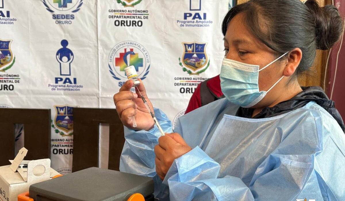 Campaña de vacunación en Oruro apunta a inmunizar al 95% de niños contra sarampión y VPH