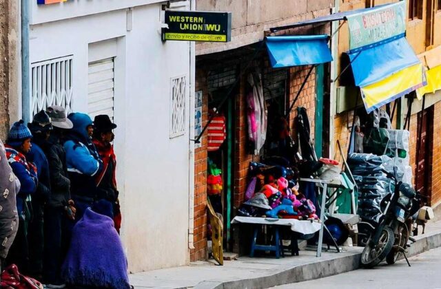 Condenan a tres años de prisión a hombre por cobrar pensión de su padre fallecido