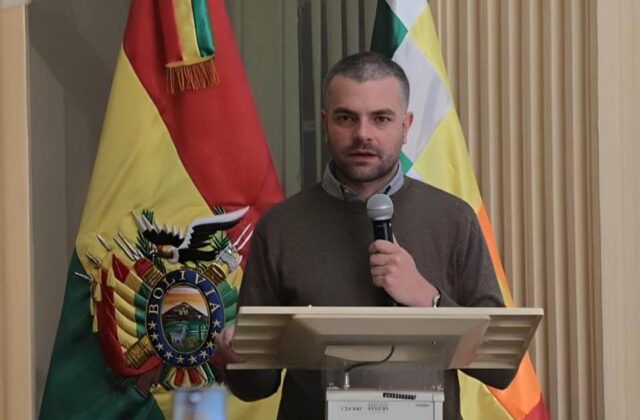 Senador de Alianza Libre denuncia intentos de coacción por parte del Gobierno