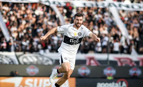 Tim Payne brilla en su debut con Olimpia de Paraguay tras anotar un espectacular gol