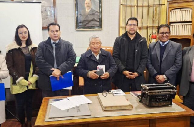 La UTO recibe una valiosa colección digital del archivo de la Casa Patiño