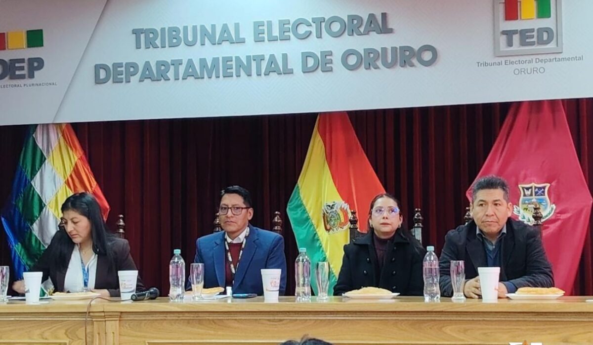 Oruro lanza campaña para otorgar certificados de nacimiento gratuitos