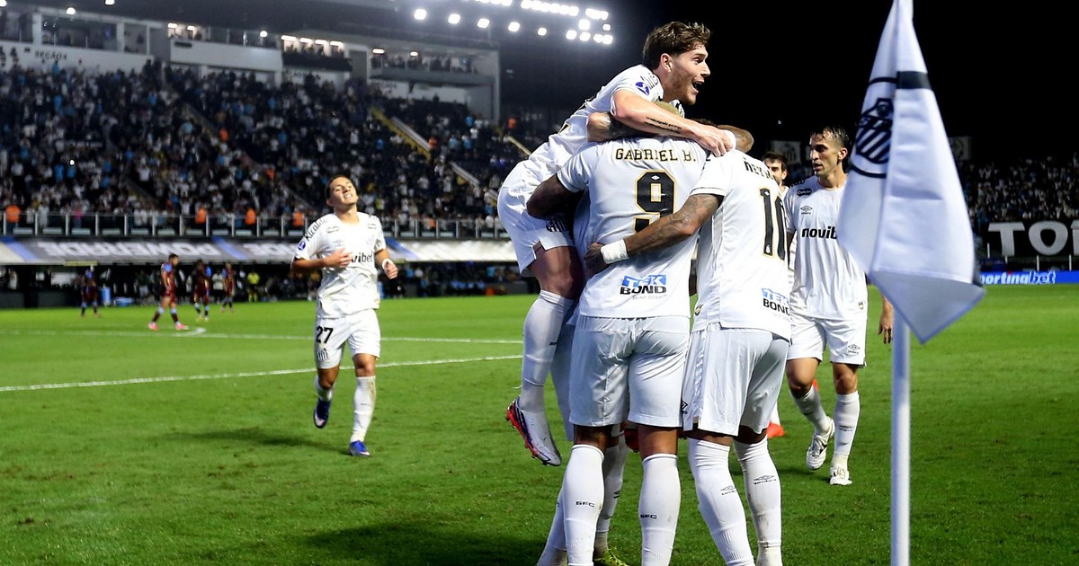 Santos logra remontar ante Macará en la Sudamericana sin Miguel Terceros