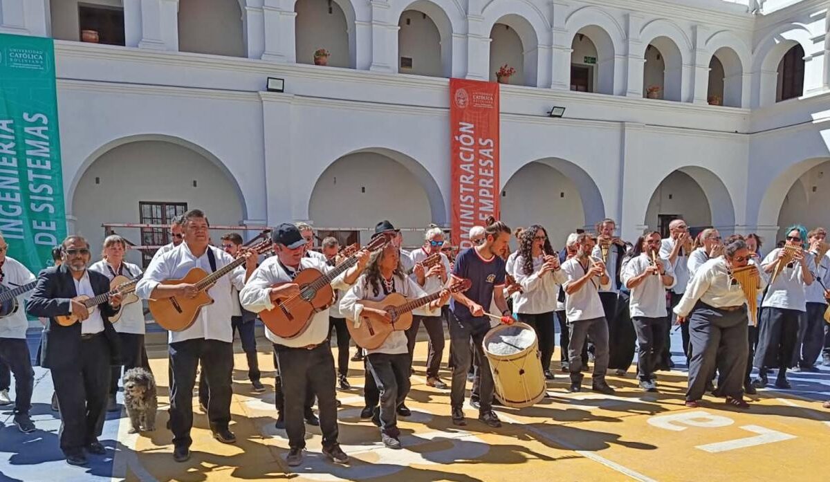 Oruro se convierte en el escenario de la gira '100 Franceses y Suizos'