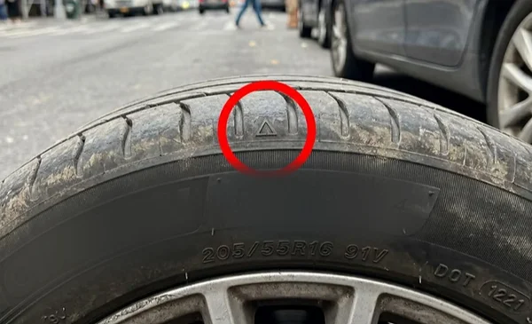 El triángulo oculto en los neumáticos: una guía para el cuidado vehicular