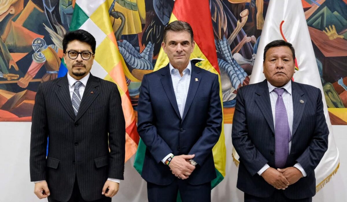 Legisladores piden ajustes adicionales tras modificaciones en el gabinete