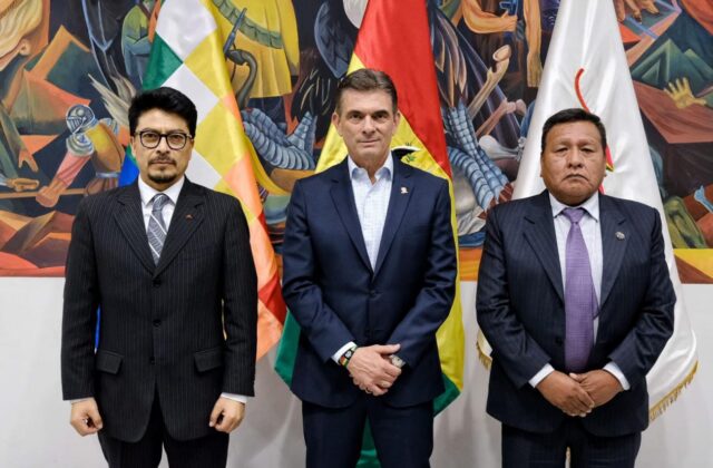Legisladores piden ajustes adicionales tras modificaciones en el gabinete