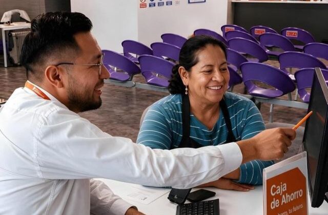 El ahorro femenino impulsa la autonomía financiera en Bolivia