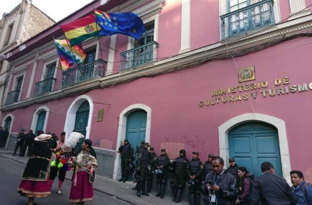 Cierre del Ministerio de Turismo Sostenible Genera Controversia en Bolivia