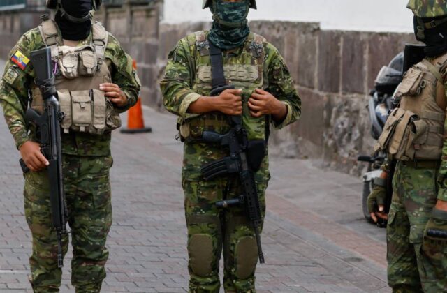 Incautan más de una tonelada de cocaína en Ecuador oculta en envío de banano