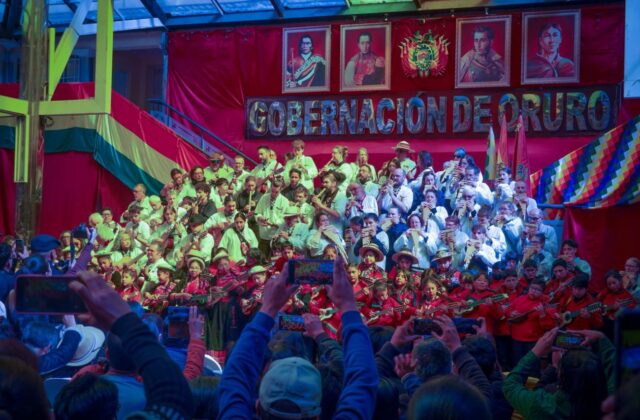 Intercambio Cultural en Oruro: Músicos Franceses y Suizos Celebran Tradiciones Locales