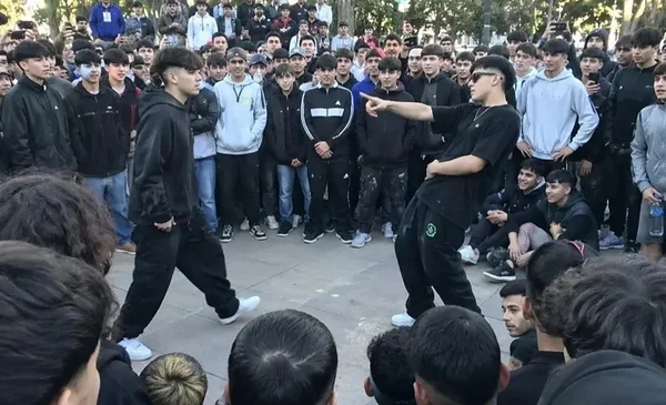 Un joven busca impresionar en el Metro y termina abofeteado