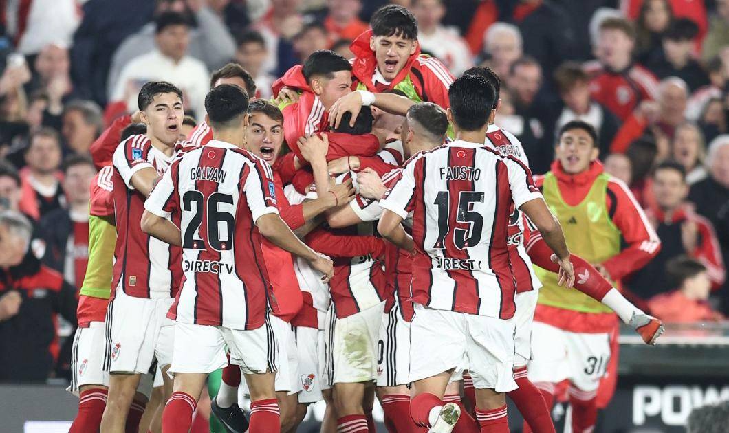 River Plate supera su crisis con un triunfo ante Argentinos Juniors