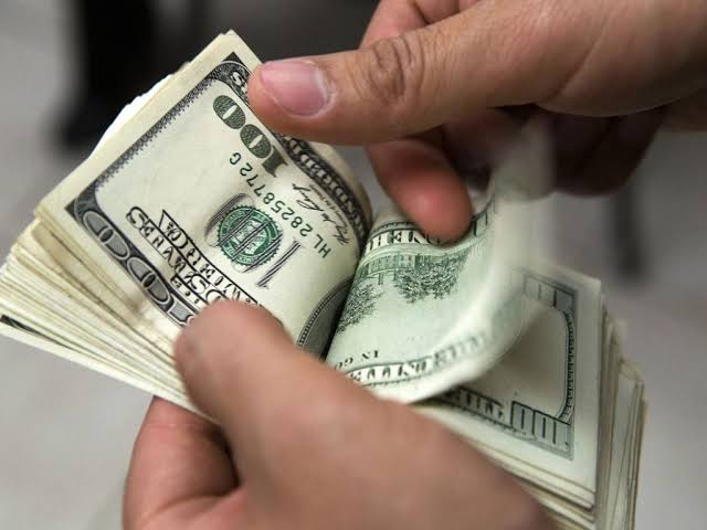 El BCB comenzará el 14 de agosto la devolución de dólares hasta $us 5.000