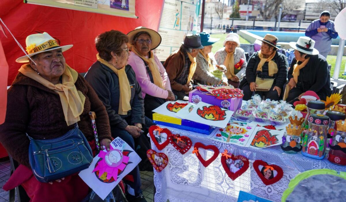 Celebración del Día de la Dignidad del Adulto Mayor en Oruro