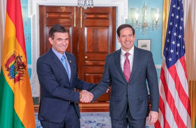 Restablecimiento de relaciones entre Bolivia y EE.UU. se celebra en el Día de la Independencia