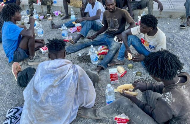 Desaparecen 44 personas tras llegada masiva de migrantes a Ceuta