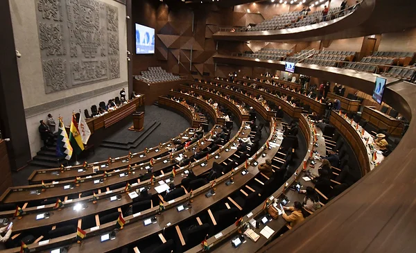 Interpelaciones ministeriales marcan la agenda política del gobierno