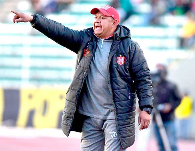 Juan Pablo Grass se queda como director técnico de Independiente por un partido más