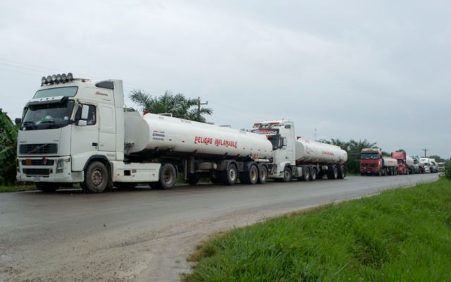 Cisterneros inician paro nacional por incumplimientos de YPFB