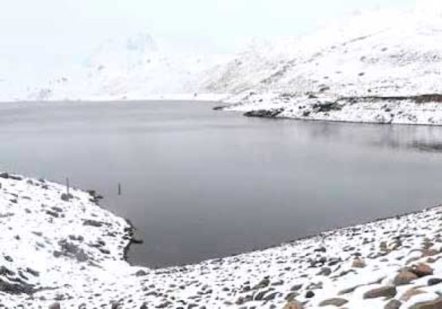 Nevadas en Kari Kari favorecen la recarga de lagunas en Potosí
