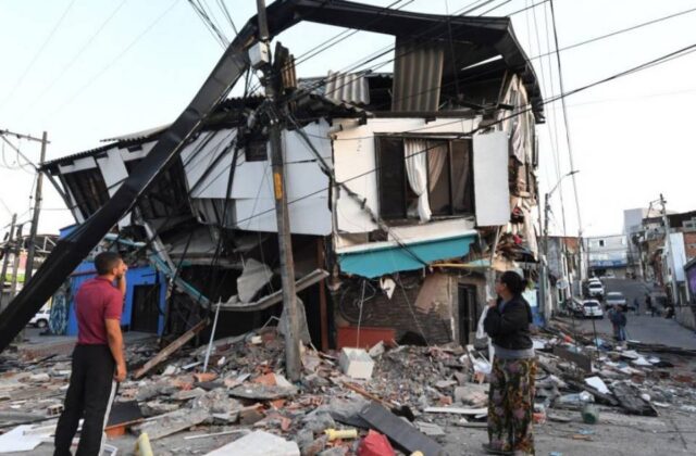 Rescatada joven tras el devastador terremoto en Colombia
