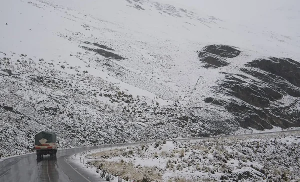 Cierre temporal de rutas en Bolivia por nevadas