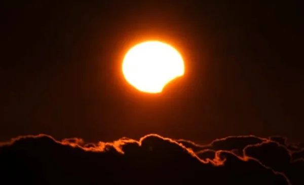 Un Evento Astronómico Sin Precedentes: Eclipse Solar Total Impacta Europa