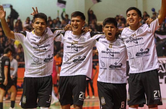 Fantasmas MM recibe a Calera en el renovado Palacio de los Deportes de Oruro