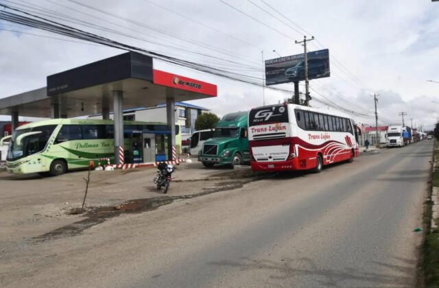 Suficiencia de diésel en Bolivia, pero con problemas de distribución