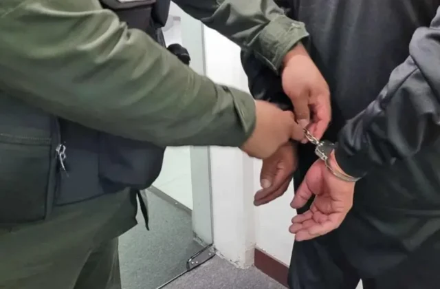 Detienen a los padres del principal sospechoso del feminicidio de una docente en Potosí
