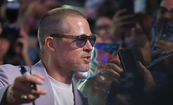 Brad Pitt comparte su lucha personal y reflexiones sobre el suicidio