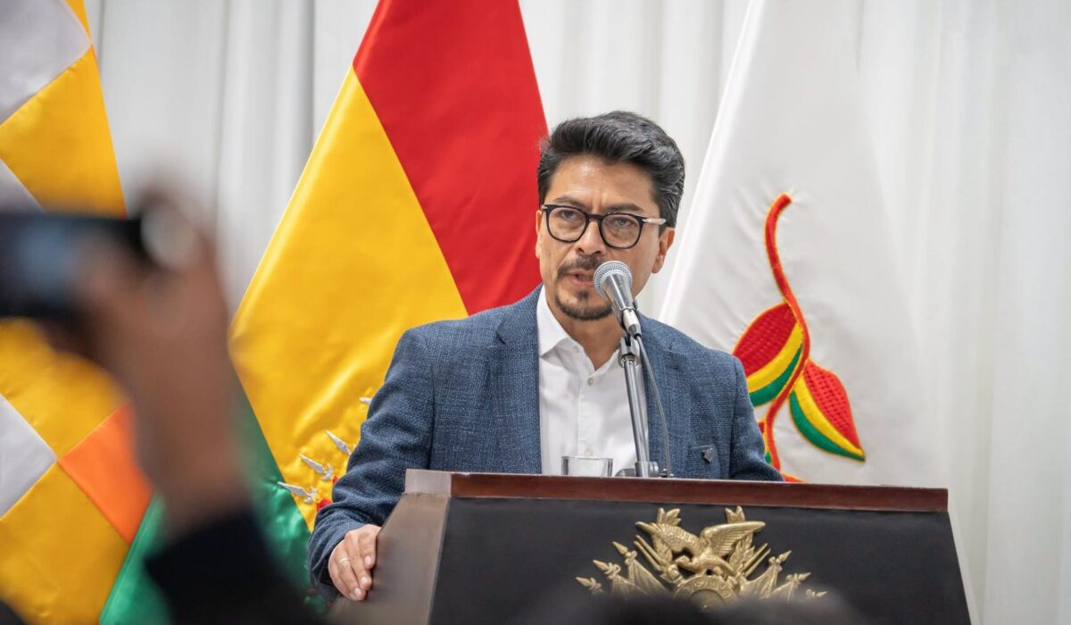 Ministro Aramayo resalta impacto laboral de proyectos viales en municipios
