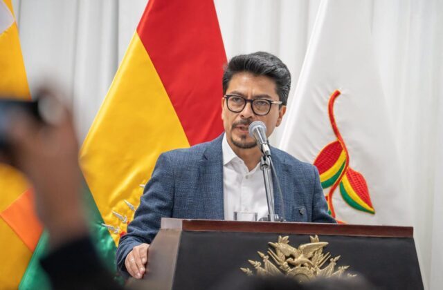 Ministro Aramayo resalta impacto laboral de proyectos viales en municipios