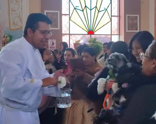 Misas y bendiciones de mascotas en La Paz por San Roque