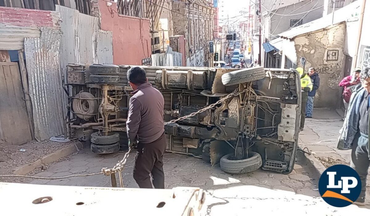 Accidente de camión en Oruro deja una persona herida por fallas mecánicas