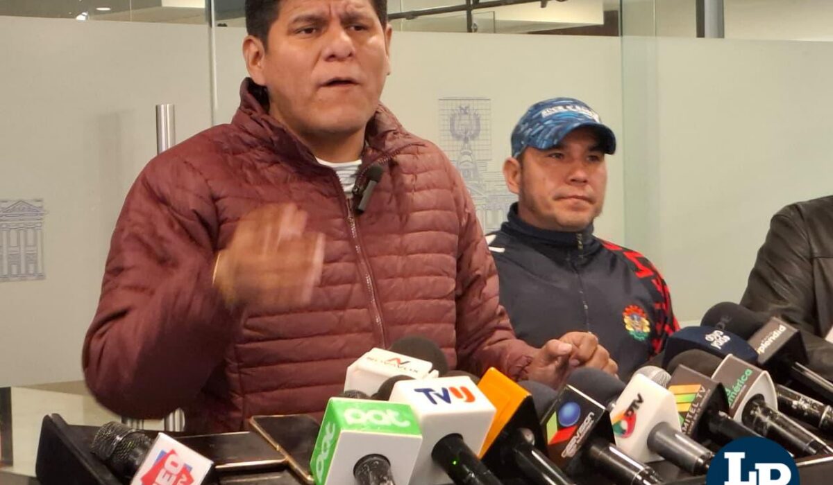 Controversia por cargamento de madera: Diputado Pacheco afirma que contiene droga