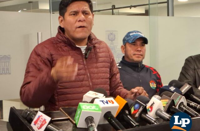 Controversia por cargamento de madera: Diputado Pacheco afirma que contiene droga