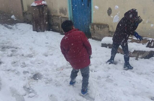 Nevadas generan diversión invernal en seis departamentos bolivianos