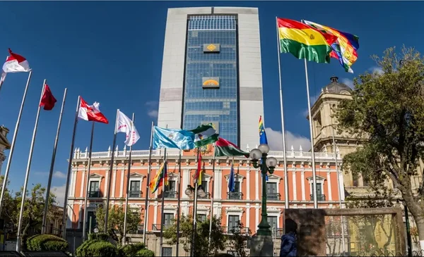 Nuevo precio de diésel referencial entra en vigencia en Bolivia