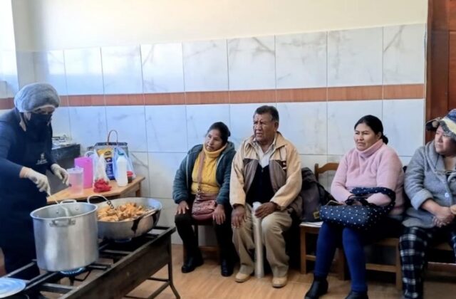 Formación en buenas prácticas de manufactura en Poopó: 119 beneficiarios