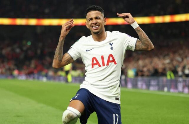 Savinho brilla en su debut con el Tottenham marcando un gol en la Copa de la Liga