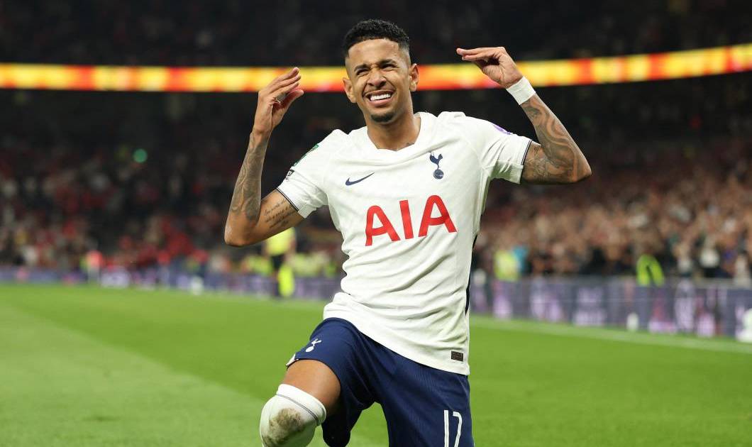 Savinho brilla en su debut con el Tottenham marcando un gol en la Copa de la Liga
