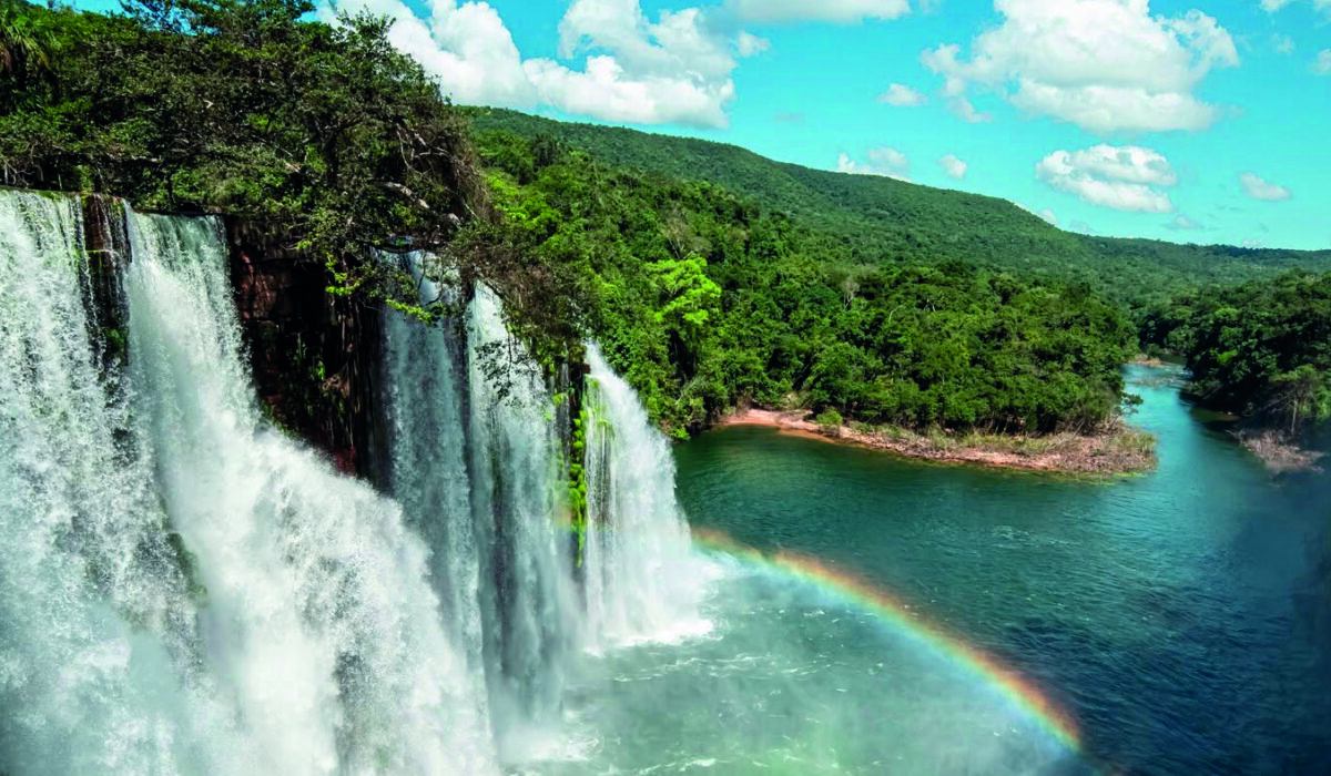 Bolivia: Un Tesoros de Patrimonios Culturales y Naturales