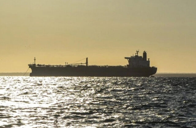 Caída en precios del petróleo tras anuncio de Trump sobre negociaciones con Irán