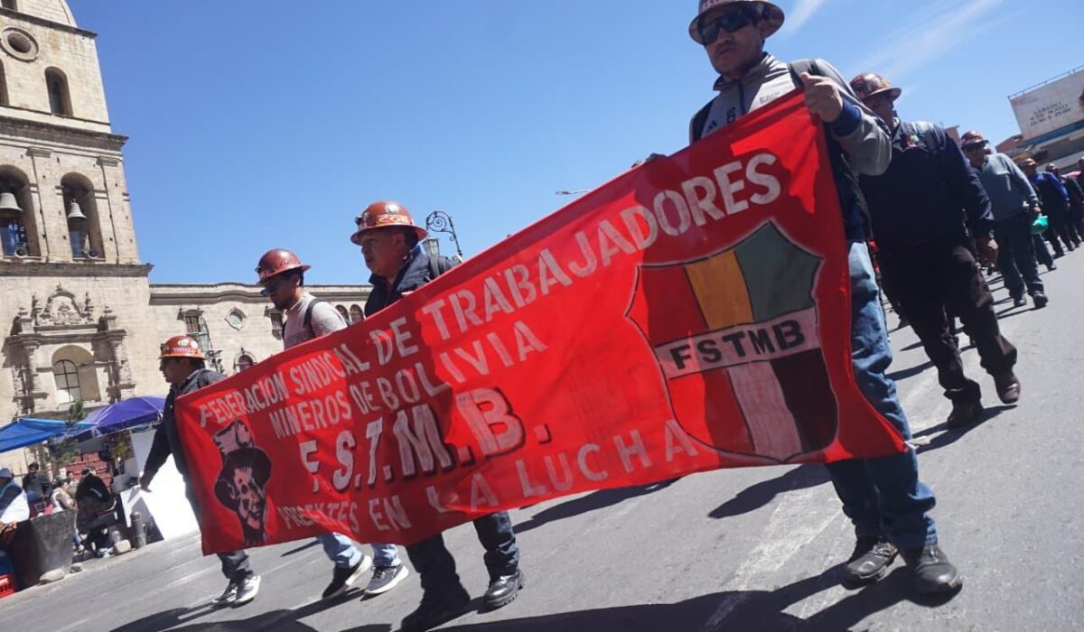 Mineros de Bolivia alzan la voz contra iniciativas legislativas que amenazan sus derechos laborales