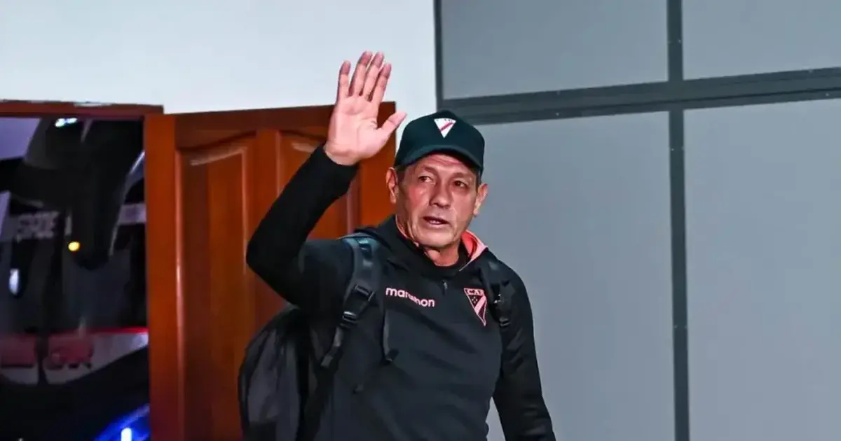 Controversia por el gesto de Mauricio Soria durante el partido contra GV San José